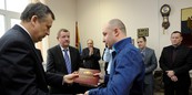 Губернатор Ленинградской области наградил сотрудников уголовного розыска