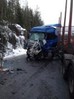 На "Скандинавии" микроавтобус столкнулся с лесовозом