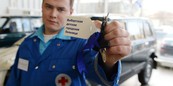 Александр Дрозденко передал районам 44 санитарных автомобиля