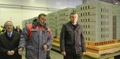 Губернатор посетил Рябовский завод керамических изделий