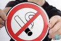 Курение в лифтах и у подъездов домов могут запретить законодательно