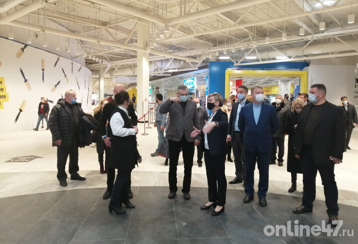 Губернатор осмотрел торговый центр "МЕГА Дыбенко"
