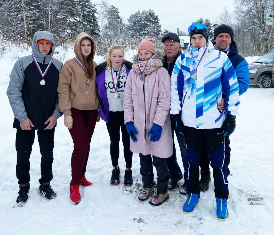 Кировчане одержали победу в районной лыжной гонке 