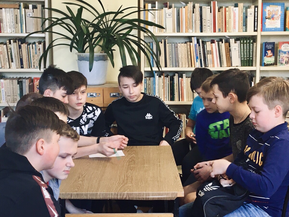 В Приладожской библиотеке прошла спортивная викторина «Код здоровья: ЗОЖ» 