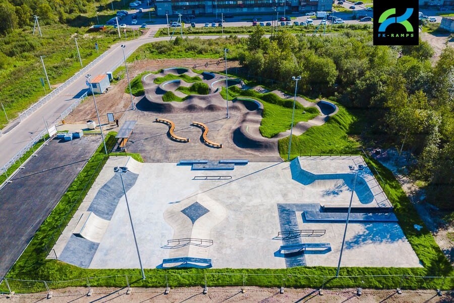 В Кировске открыли бетонный скейт-парк и асфальтовый памп-трек