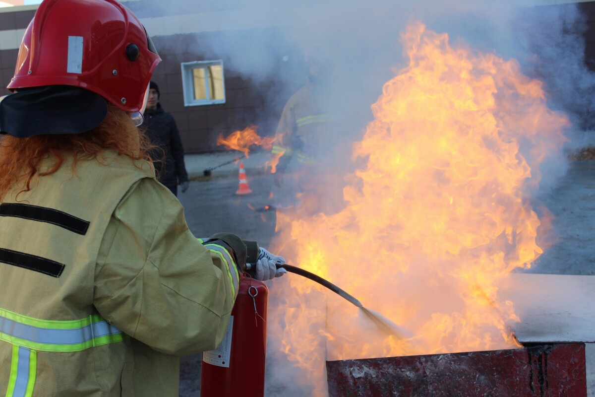 В Кировском политехническом техникуме прошел день пожарной безопасности 