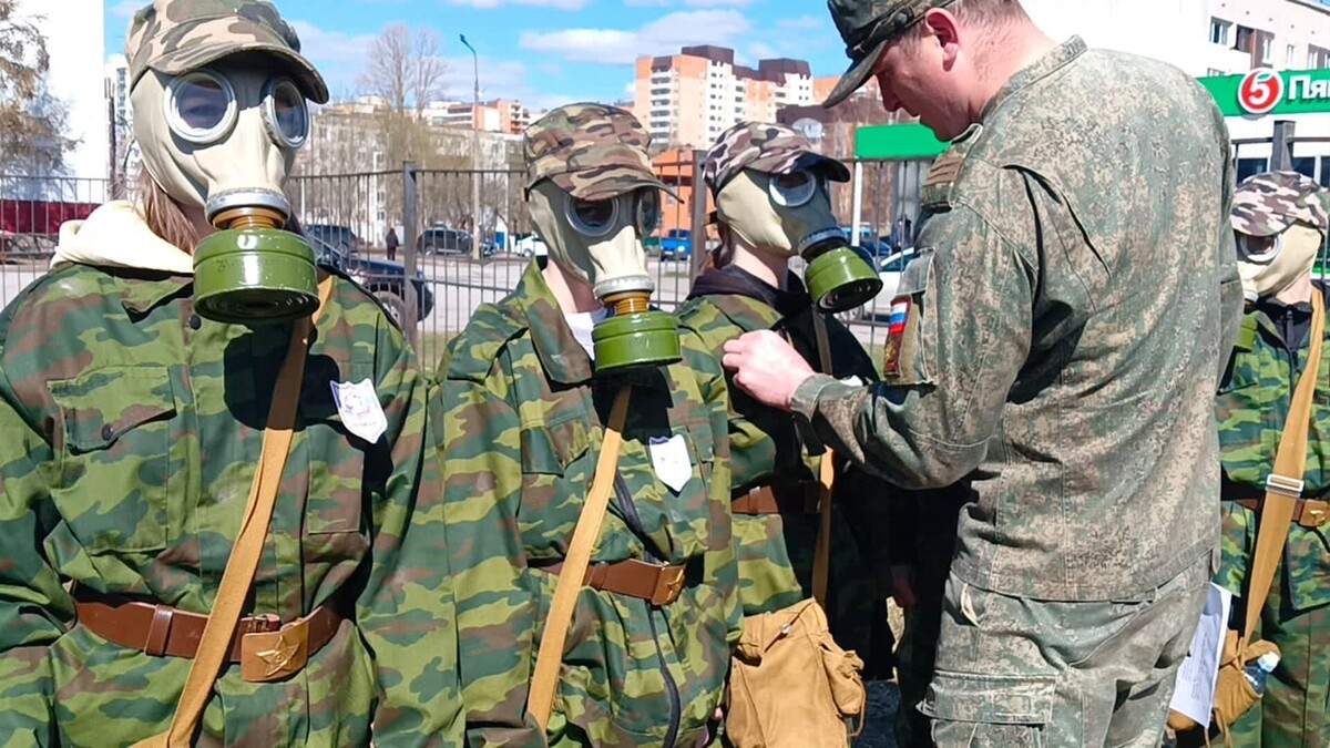 В Кировском районе прошла игра "Зарница - школа безопасности 2022"