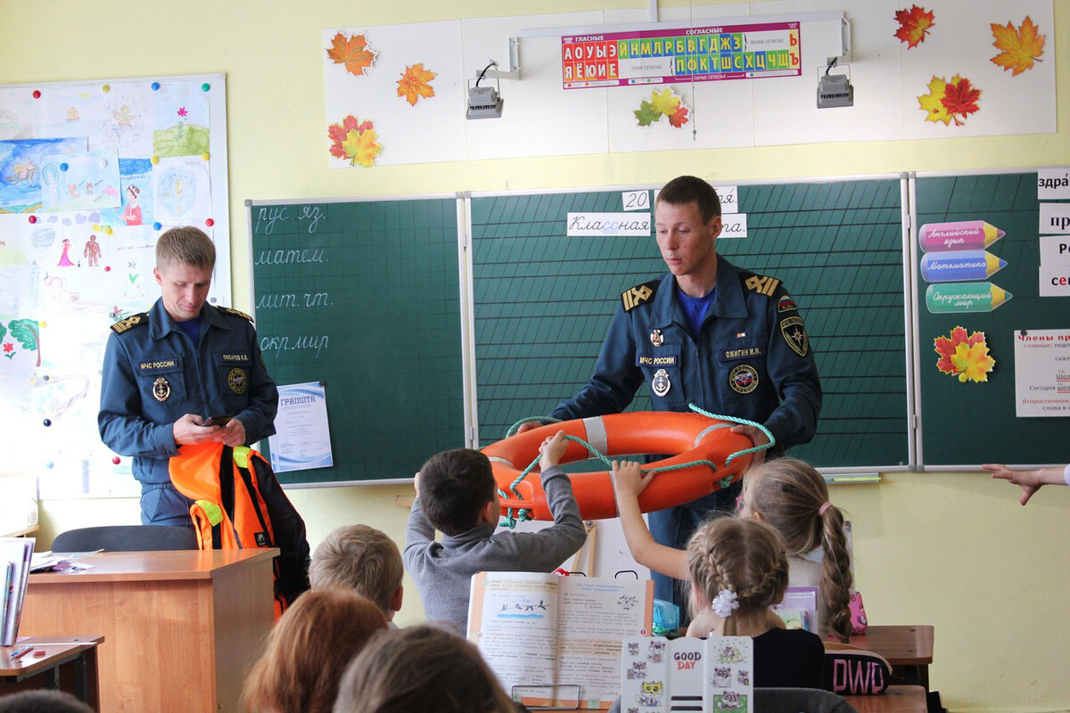 Кировским школьникам рассказали о безопасности на улице и дома