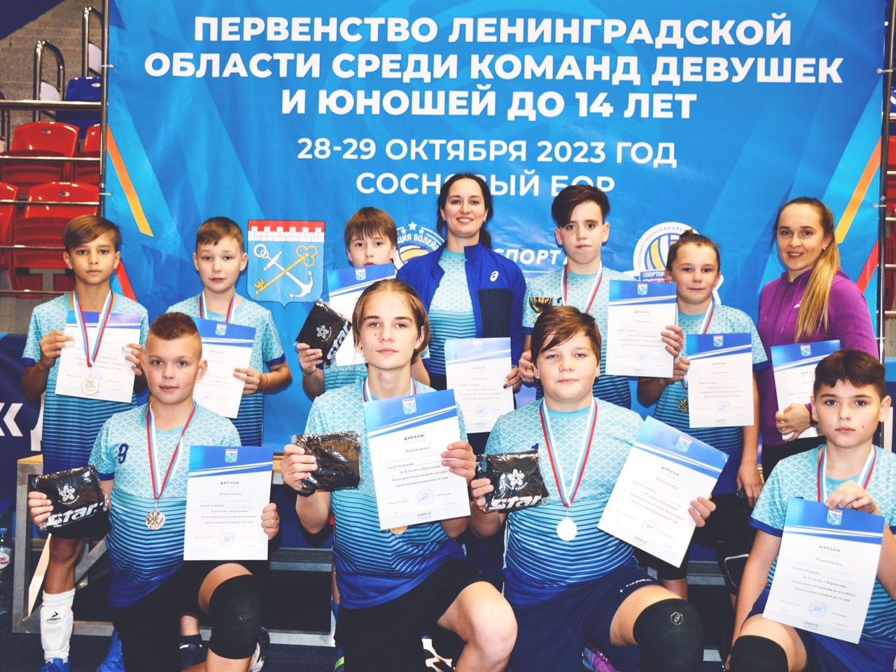 Районная команда по волейболу взяла серебро на первенстве Ленобласти 
