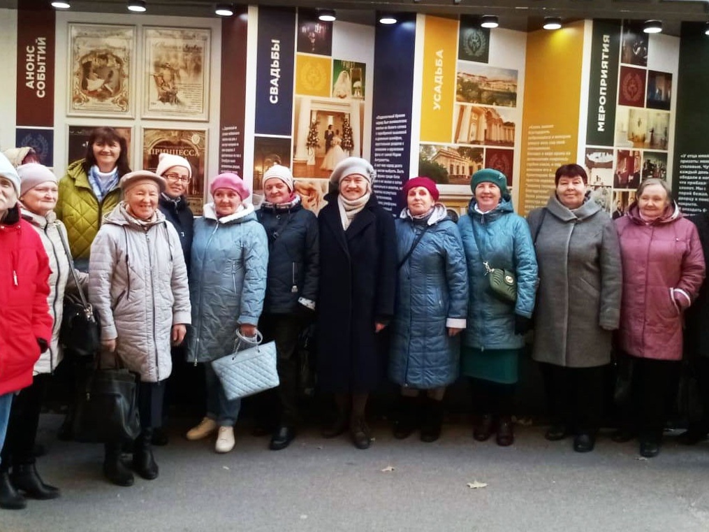 Мгинские пенсионеры изучают историю Петербурга и родного края 