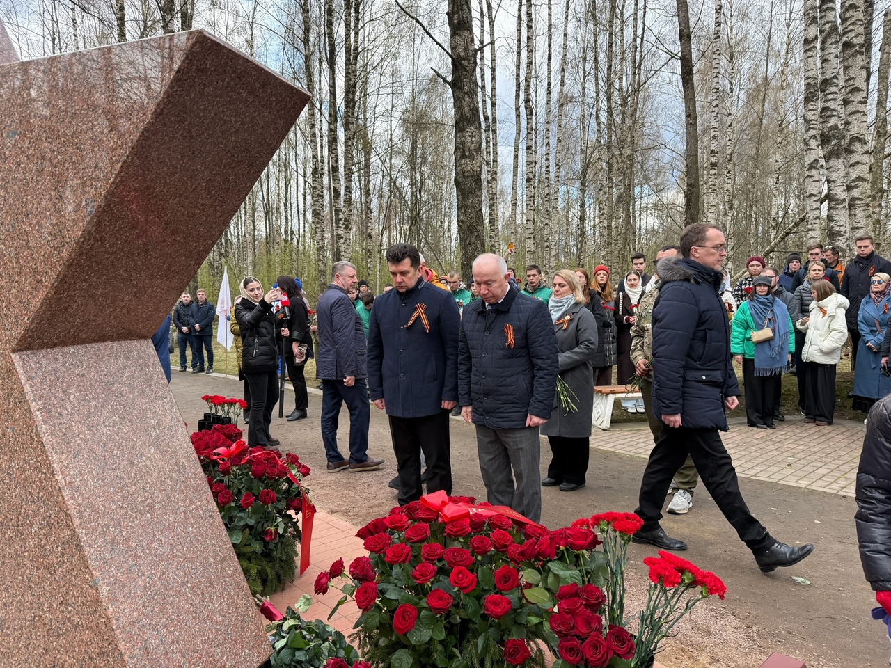 В Кировском районе открыли памятный знак в честь красноярцев, погибших здесь во время Великой Отечественной войны В Кировском районе открыли памятный знак в честь красноярцев, погибших здесь во время Великой Отечественной войны