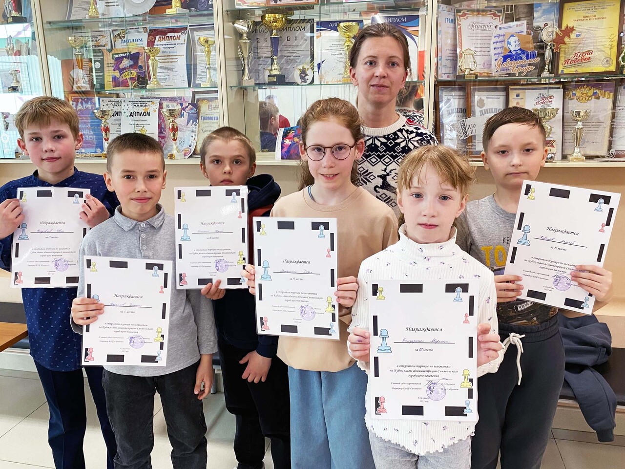 В Синявино прошёл открытый шахматный турнир на кубок главы администрации В Синявино прошёл открытый шахматный турнир на кубок главы администрации