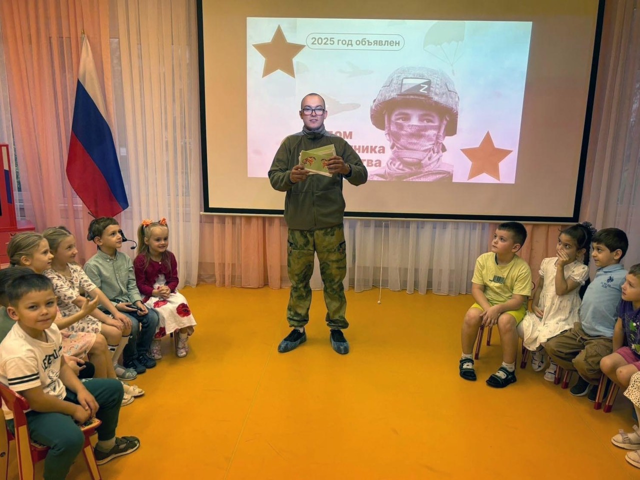 Тёплая встреча дошкольников Шлиссельбурга с героем 