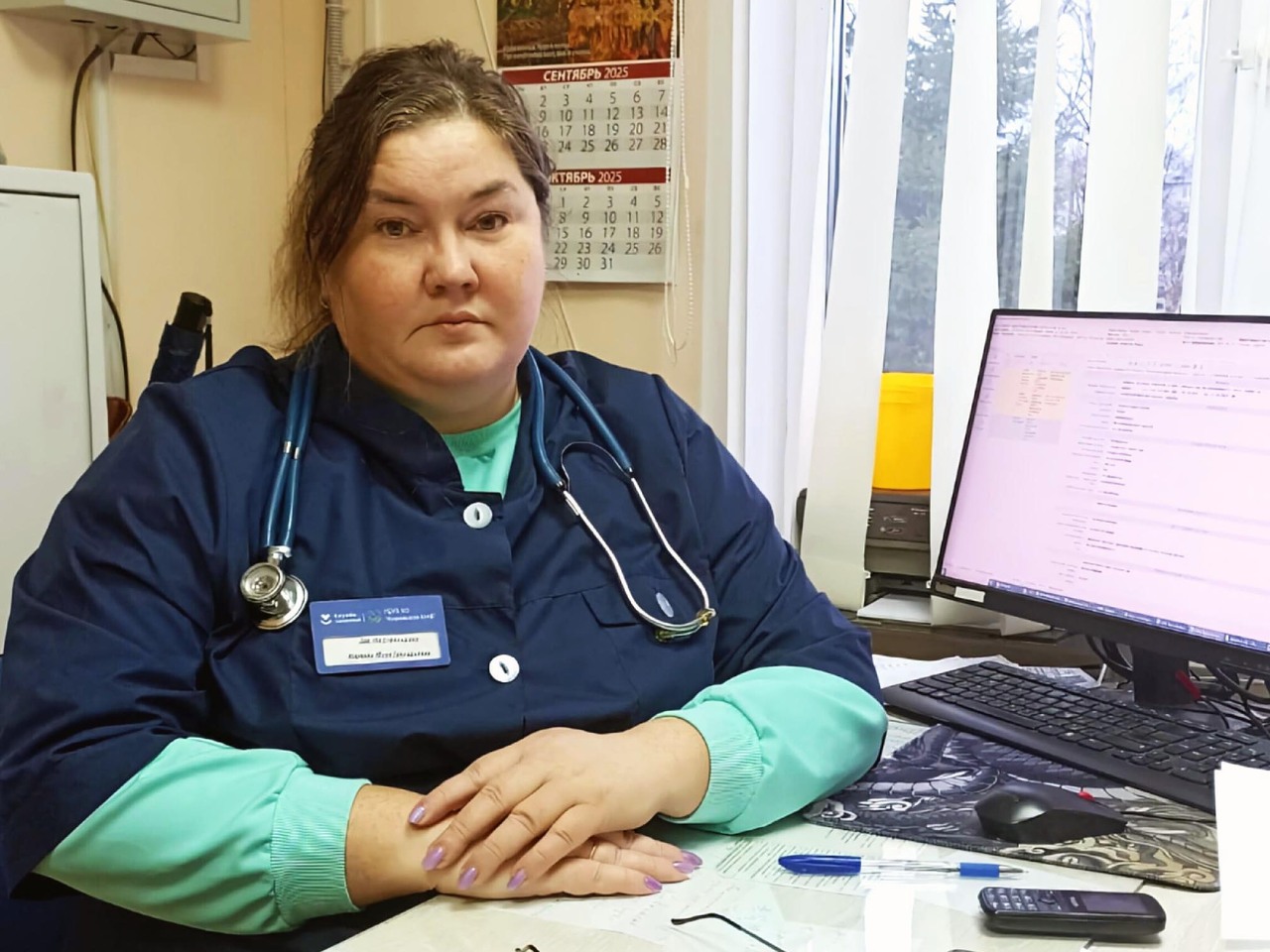 «Ты должен уметь всё»: фельдшер из Кировского района о работе на селе и поддержке государства 