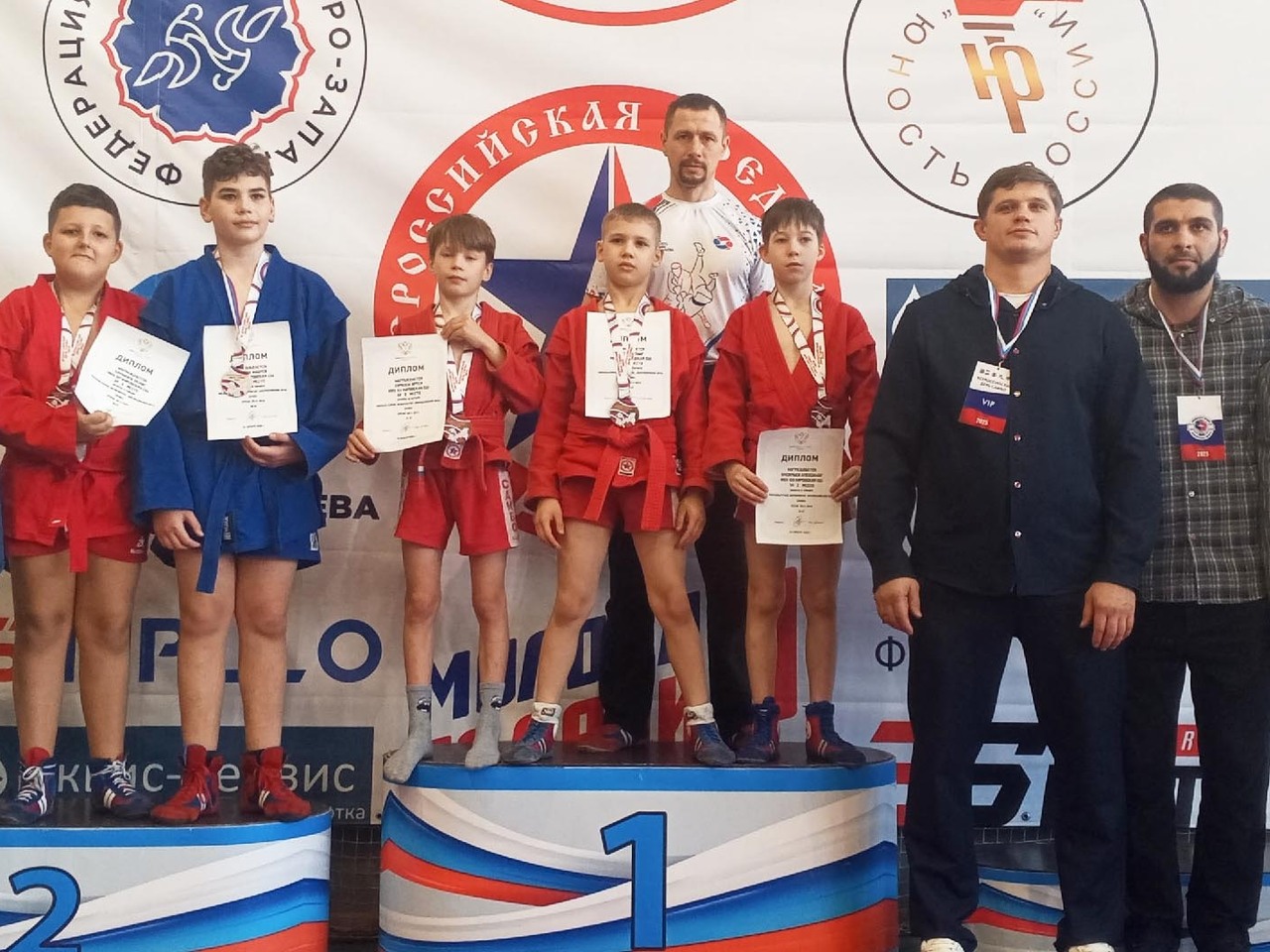 Самбисты успешно выступили на Всероссийском дне самбо в Волхове 