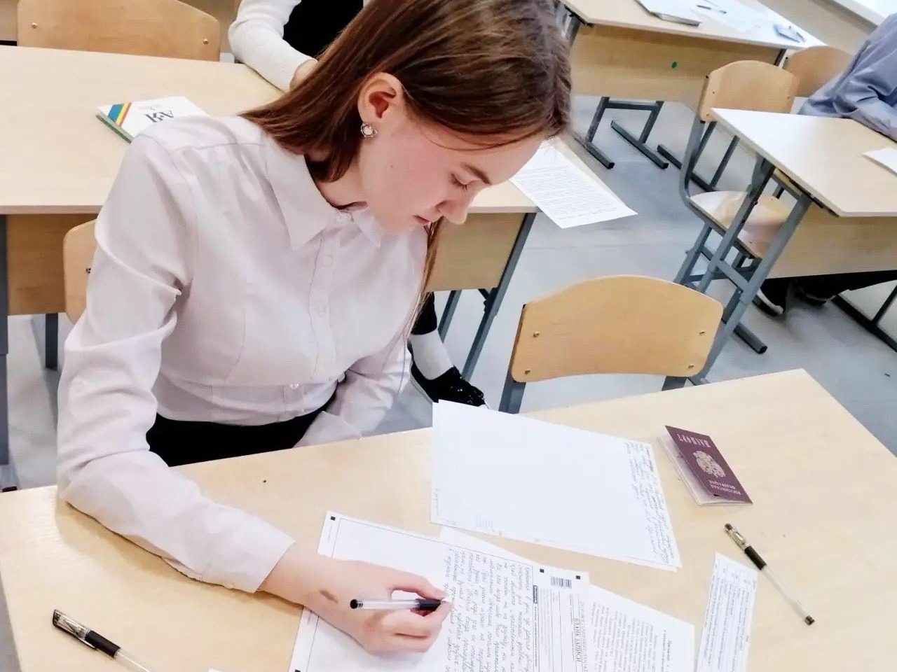 Выпускники школ написали итоговое сочинение 