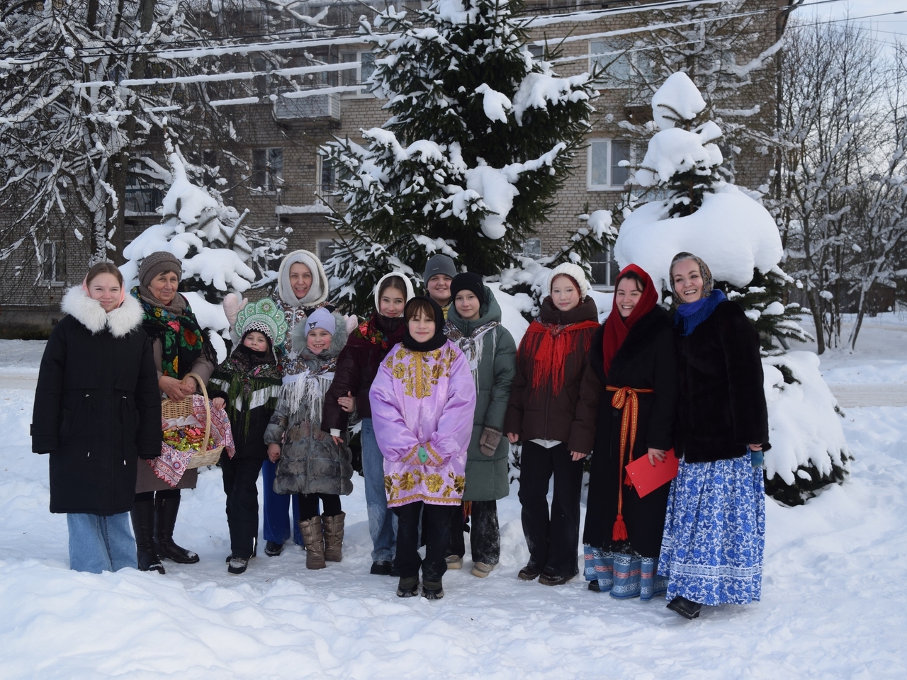 Акция «Носим традиции» объединила жителей Мги 