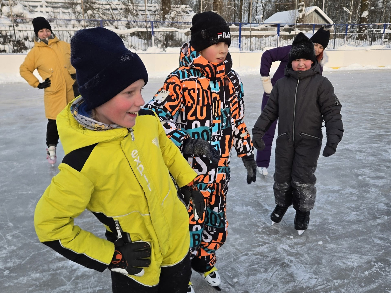 Зимний праздник на синявинском стадионе 