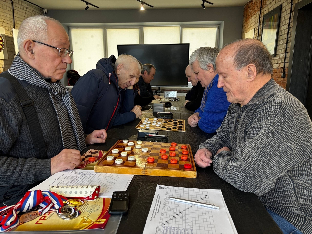 В Кировске прошёл турнир по русским шашкам 