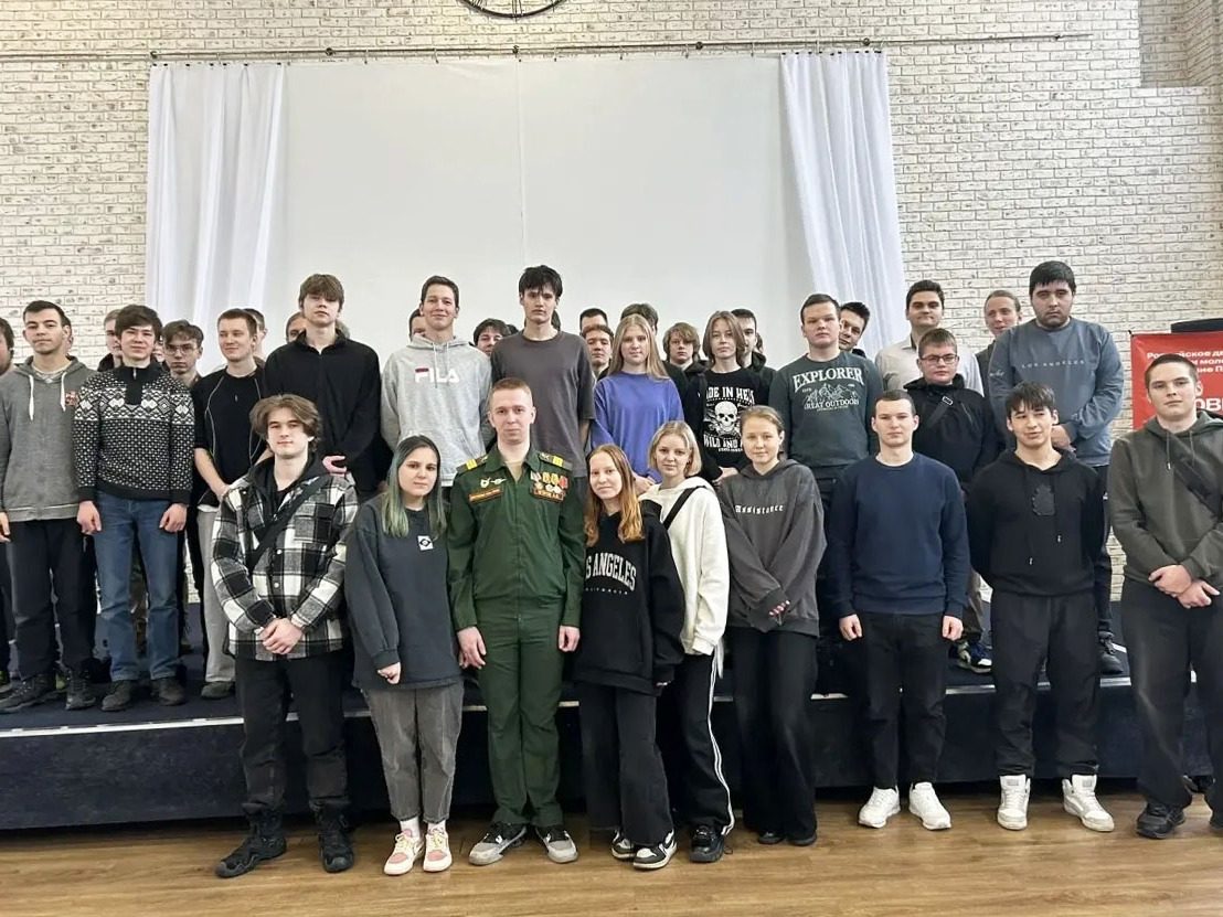 В Кировском политехническом техникуме прошла встреча с участником СВО В Кировском политехническом техникуме прошла встреча с участником СВО