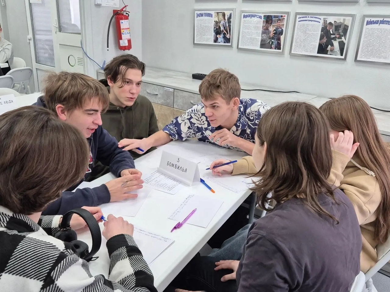 Юные интеллектуалы сразились в отборочном туре чемпионата «ПоЛЭТелИ с нами» 