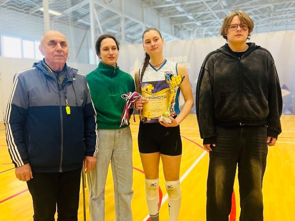 В Кировске выбрали сильнейших школьных волейболисток 