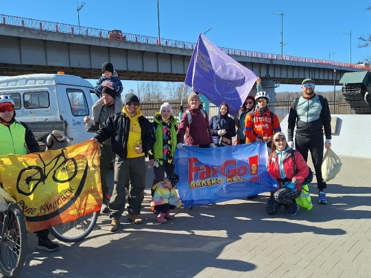 Спортсмены и активисты женсовета провели экосубботник у музея «Прорыв» Спортсмены и активисты женсовета провели экосубботник у музея «Прорыв»