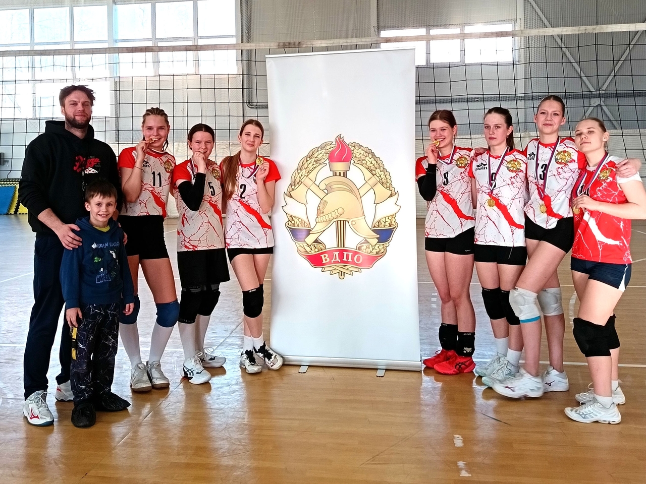 Золото осталось в Кировском районе: наши волейболистки взяли «Кубок ВДПО-2026» 