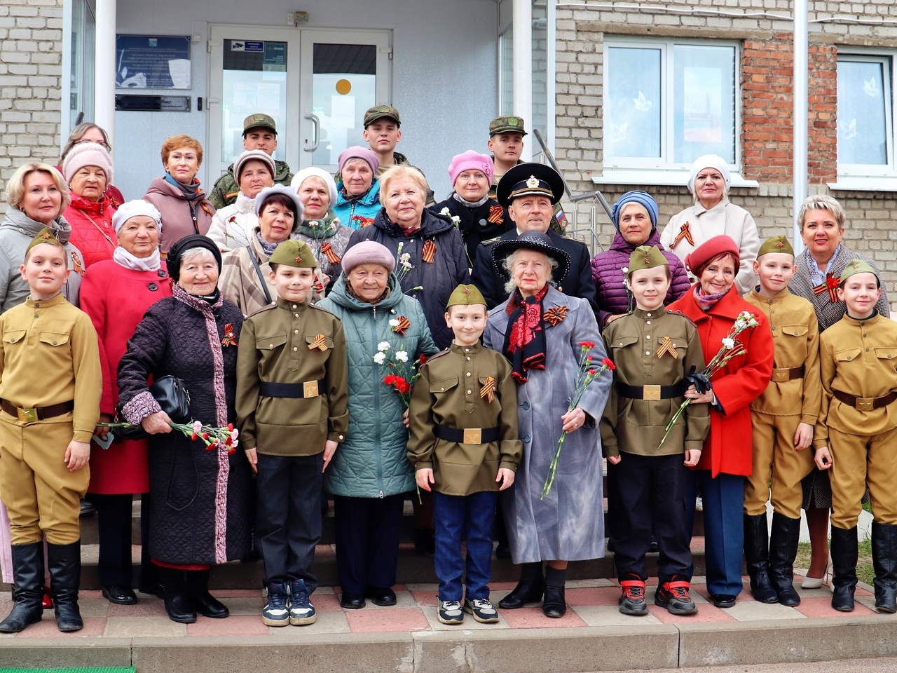 Со слезами на глазах и верой в мирное небо 