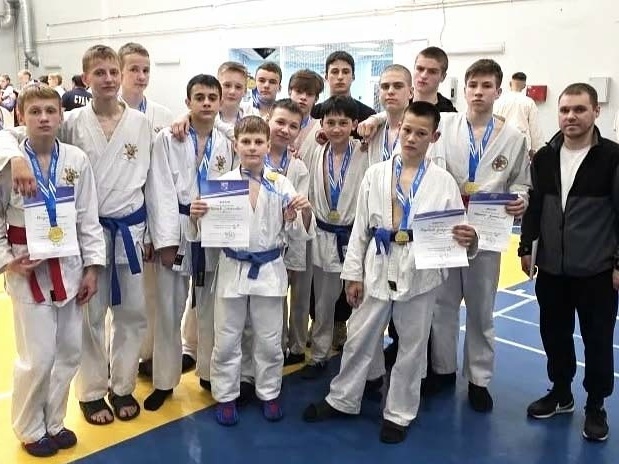 Кировские рукопашники завоевали 18 наград на областных соревнованиях 