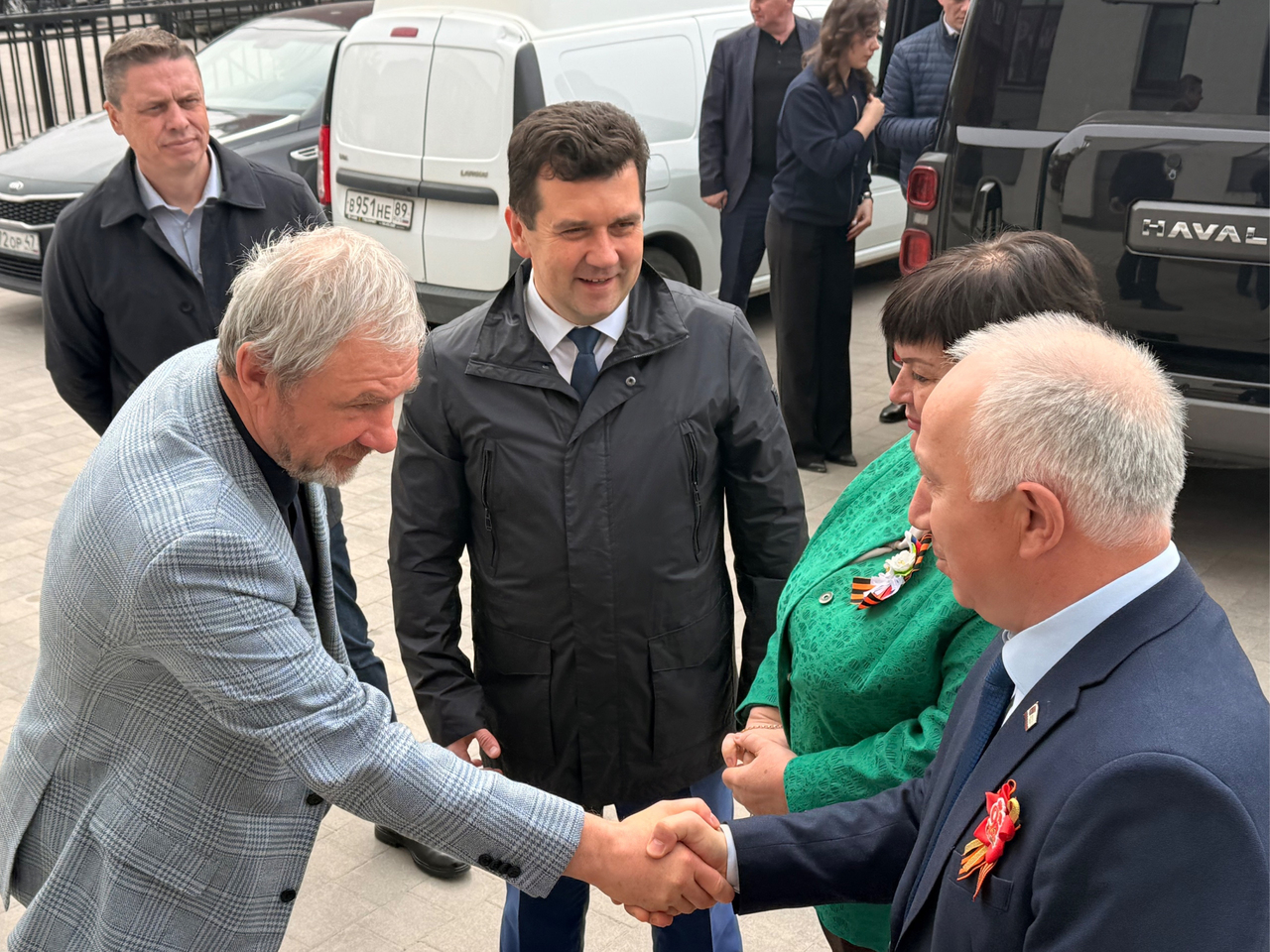 Тыл — фронту: фонд «За наших» передал технику семьям бойцов СВО в канун Дня Победы 