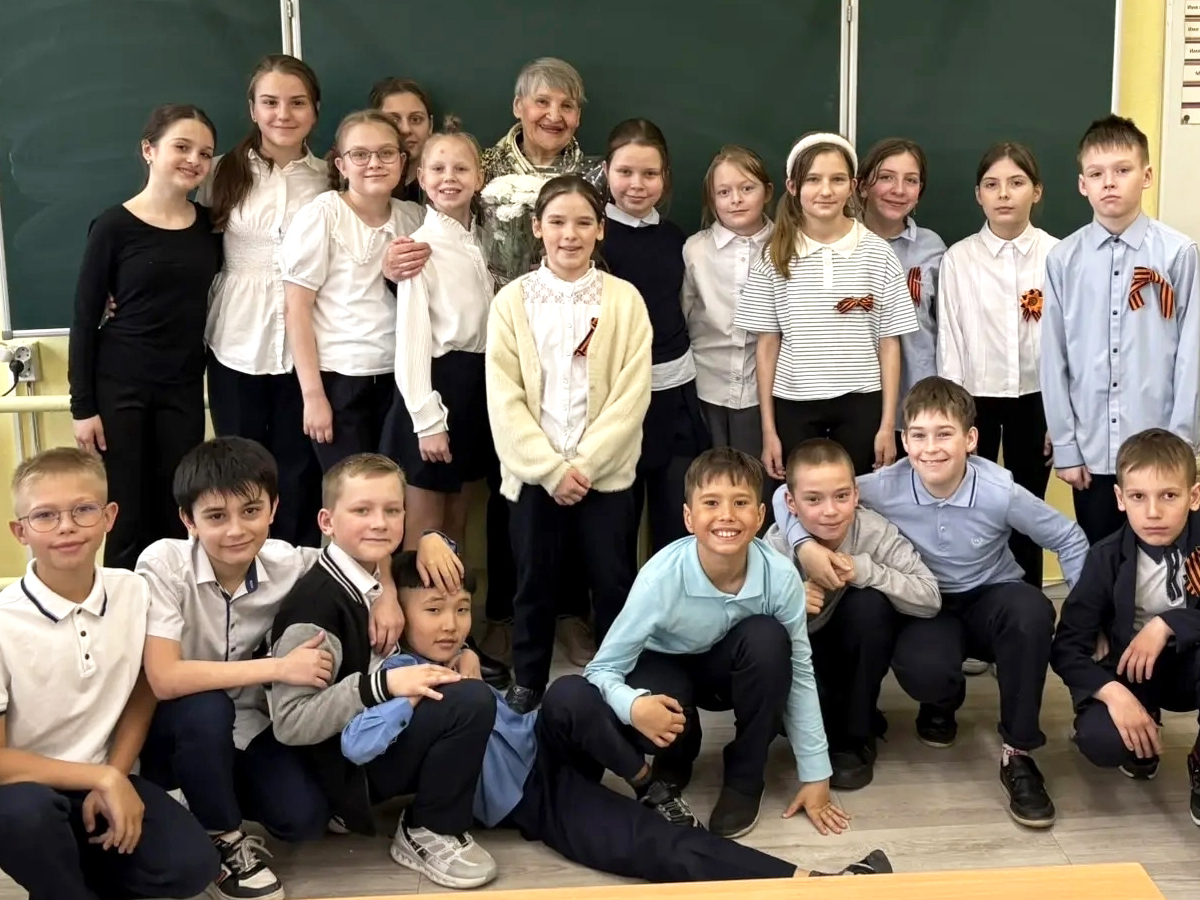 Ветераны провели уроки мужества для школьников Кировска Ветераны провели уроки мужества для школьников Кировска