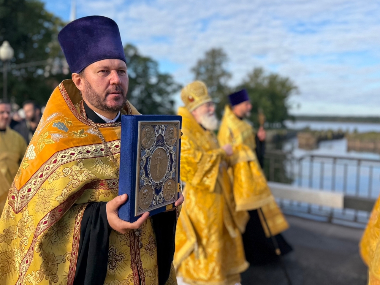 Крестный ход прошёл из Шлиссельбурга в Петербург 