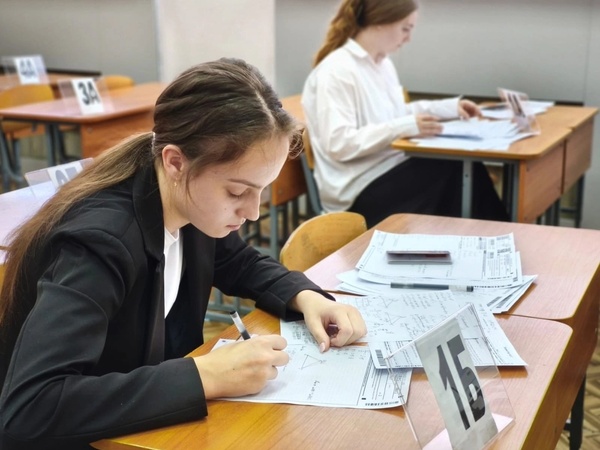 В Кировском районе отрепетировали ОГЭ по математике с использованием новых технологий 
