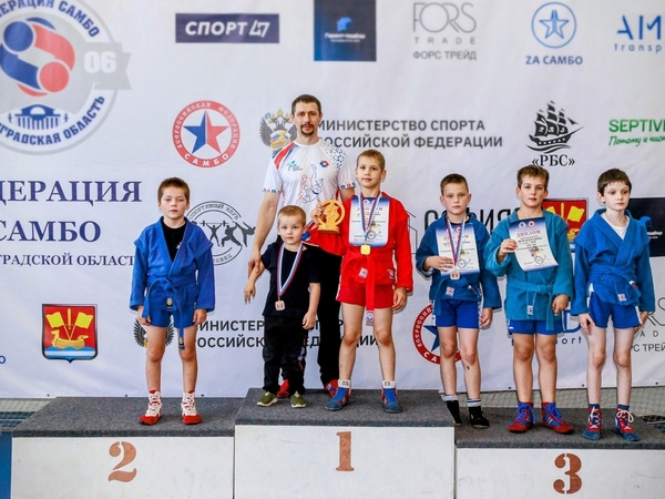 Наши самбисты одержали победу на турнире «Открытие сезона» в Отрадном