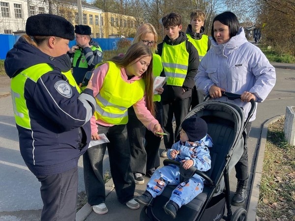 ЮИДовцы призвали пешеходов «засветиться» 