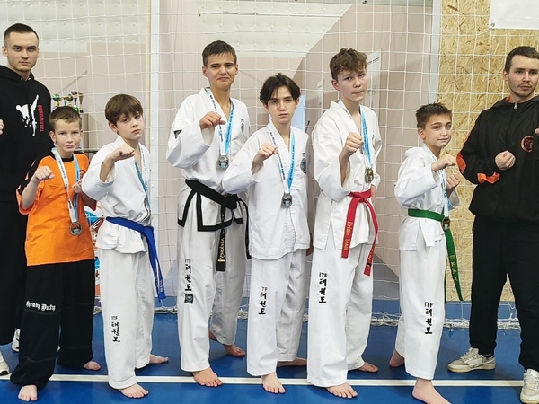 Тхэквондисты Ленобласти завоевали главный трофей домашнего турнира 