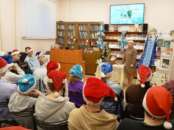В царстве Снегурочки: зимние посиделки в Кировской библиотеке 