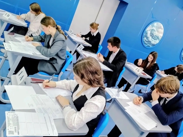 В Кировском районе провели массовую репетицию ЕГЭ по математике 