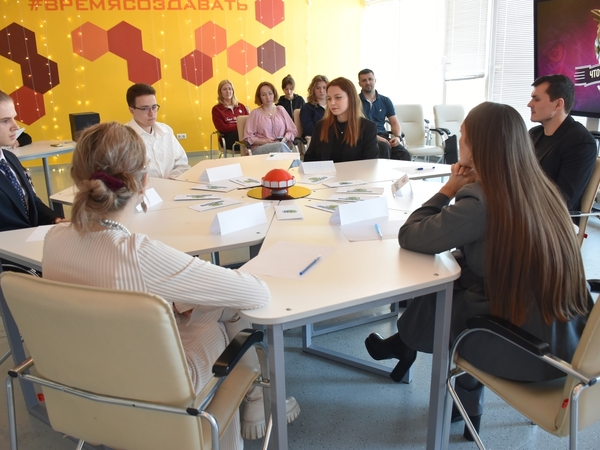 Весенняя игра «Что? Где? Когда?»: наставники против кванторианцев 