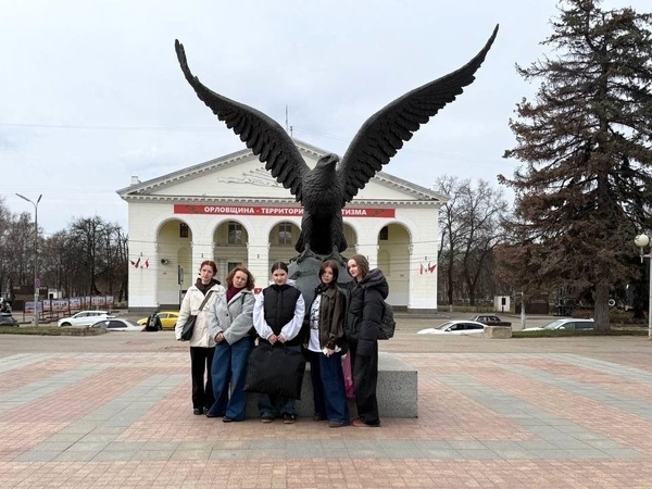 Вокалистки "ЗаБаВы" из посёлка Синявино покорили Орёл 