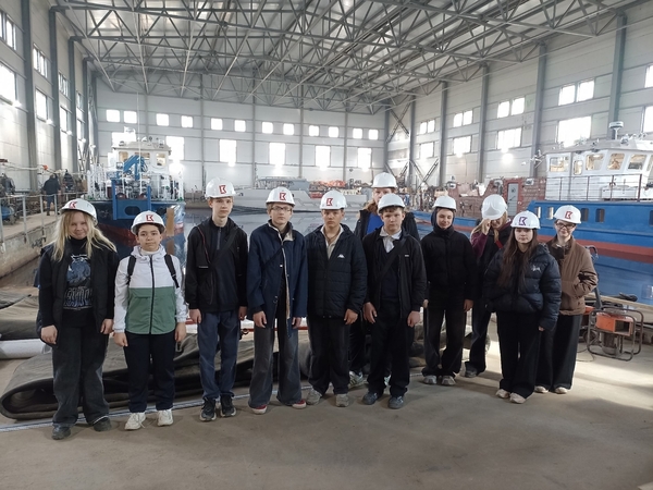 Школьники из Назии заглянули в заводские цеха 